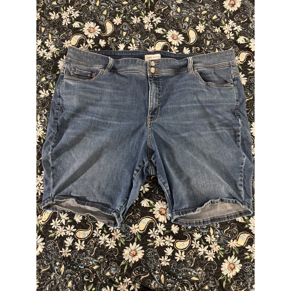 Lane Bryant Bermudas Size 26